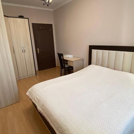 Comfortable 2-Br For 4 ติรานา ภายนอก รูปภาพ